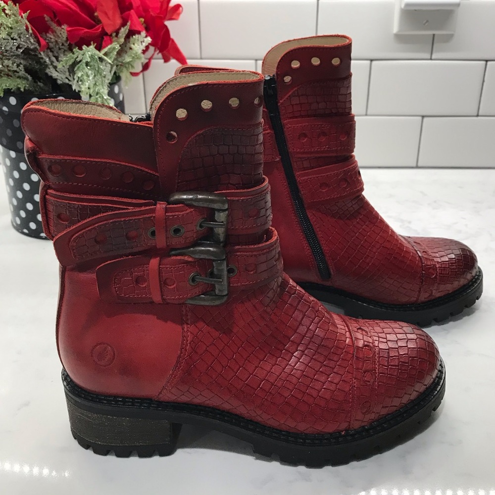 Casta women leather red boots.